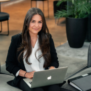 heba rely 4 180x180 - Hyra in ekonom deltid istället för att anställa